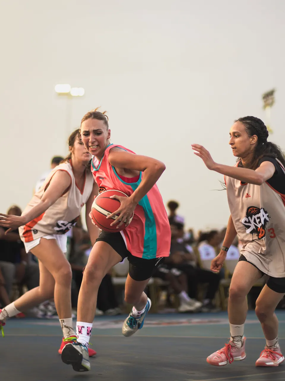 Basketball Sketba women through